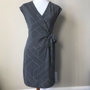Banana Republic geometric pattern wrap dress